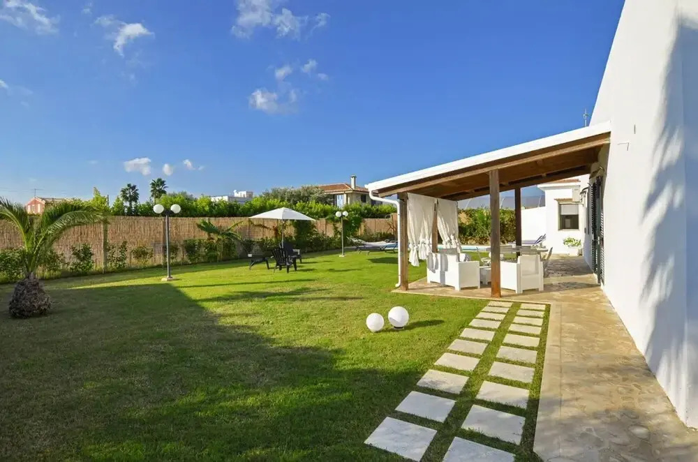 Villa Villino Blu Large Private Pool Walk to Beach A C Wifi