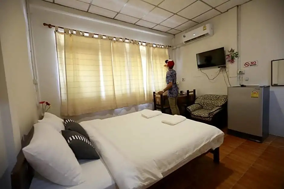 Banana hostel (Don Muang)