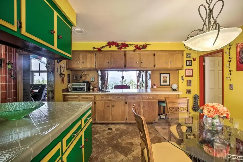 Colorful El Cajon Gem: Deck, Garden & Valley Views