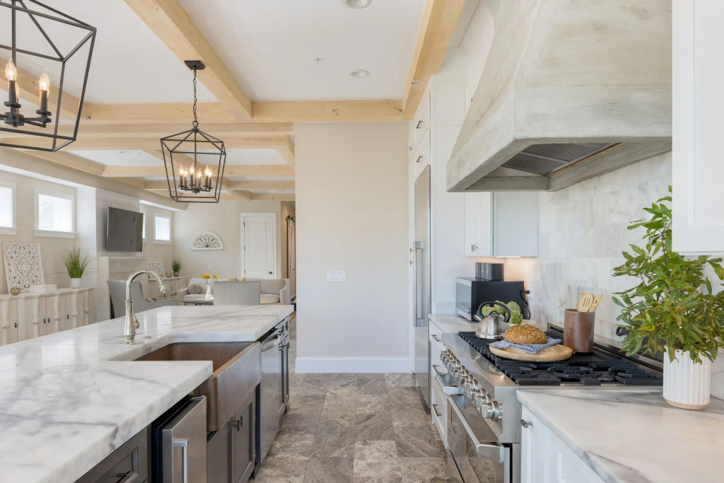Infinity Pool, Beach Access, Oceanview, Sleeps 24 30 Bradley Cir by Avantstay