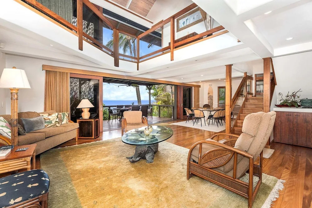 Air-conditioned Ocean Front Hawaii Townhome! - Sleeps 6 - Vrkcv