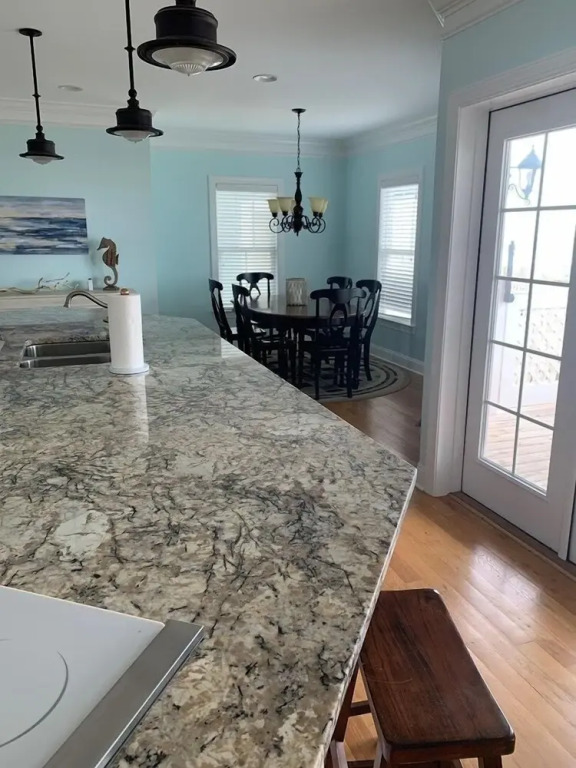 Shining Sea 5 Bedroom Home by RedAwning