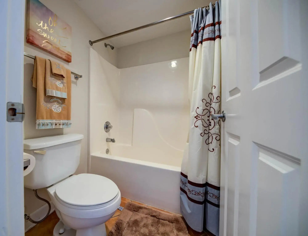 Enormous Corner Unit on White Sands in Orange Beach With Indoor Outdoor Pool