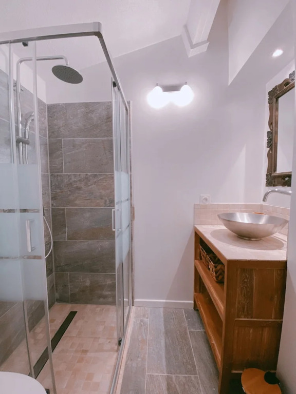 Anoli Lodges