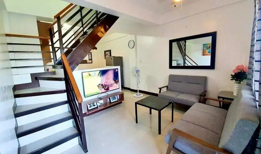 Kaitleen Home Stay Door 2