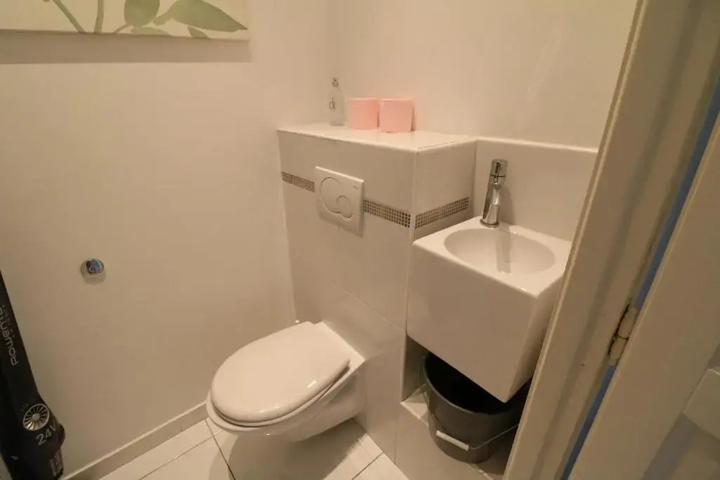 Comfort 1 Bedroom Canada Carlton 208
