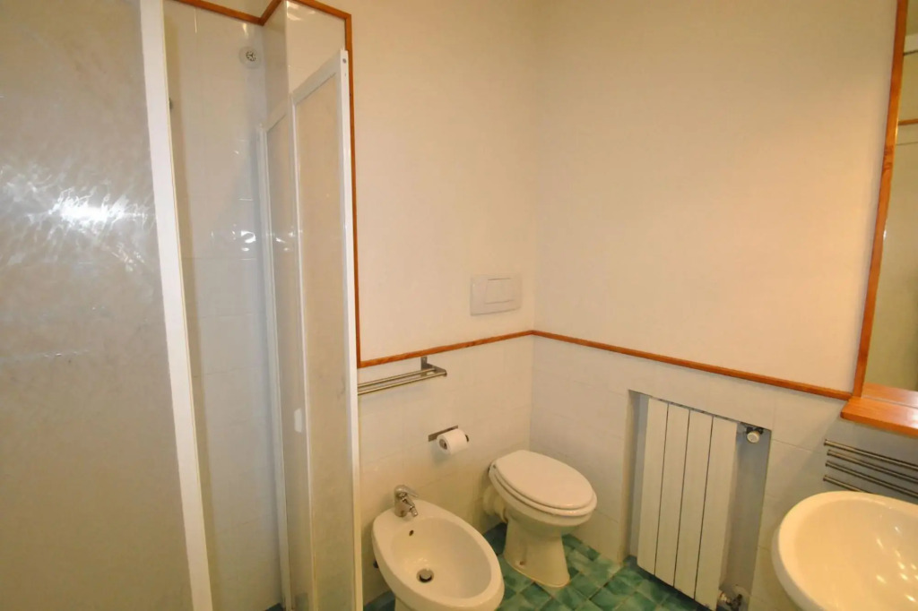 In vacation residence , 40 mt from the sea, apartment for 4-6 people, on the first floor with terrac-Villa Marina - INT. 5 trilo Libeccio