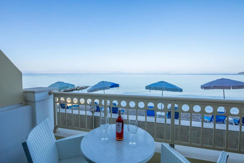 Rossis Beach Hotel