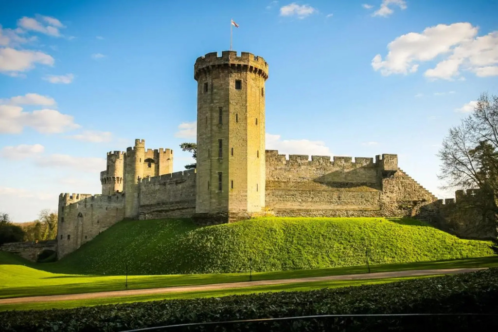 Warwick Castle Hotel & Knights Village