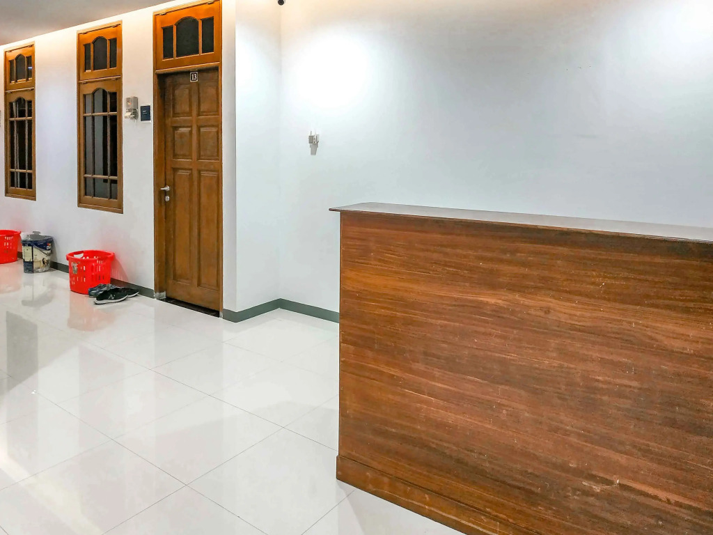 RedDoorz near Pasar Atom Mall