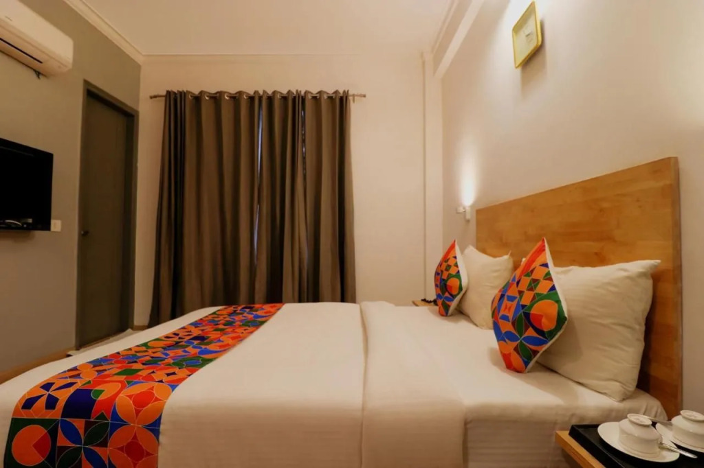 FabHotel The Glory