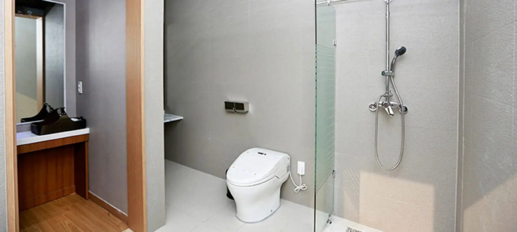 Black Sands Hotel