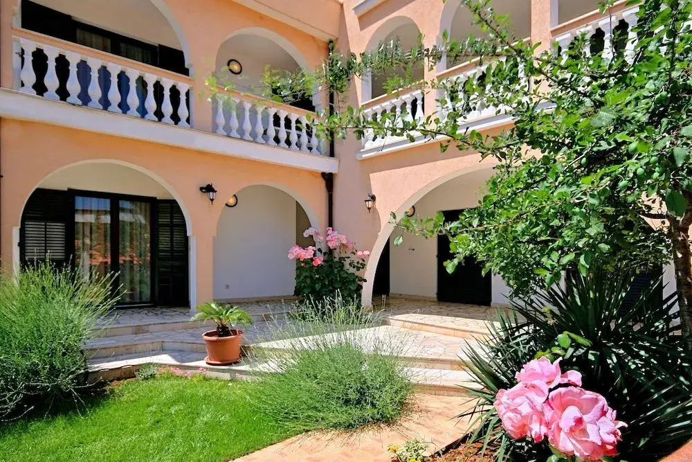 Sun Palace Residence