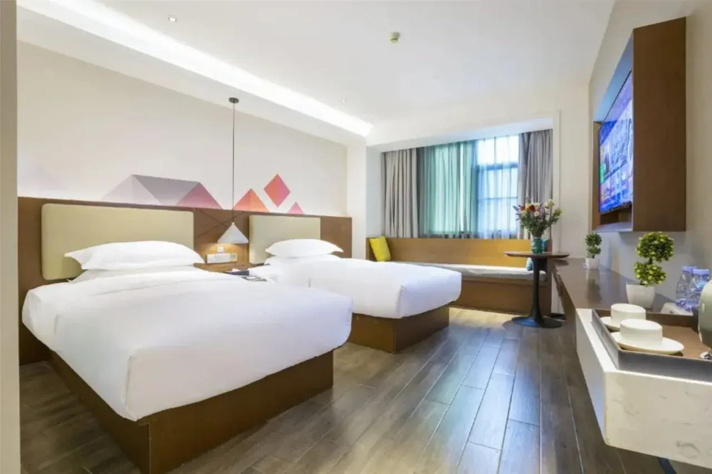 Borrman International Hotel Guangzhou Meihuayuan Subway Station Branch-Free one-way shuttle bus to the exhibition venue during the Canton Fair - Paid airport pickup service available