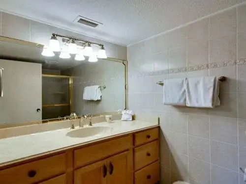 Tiffany Place 213