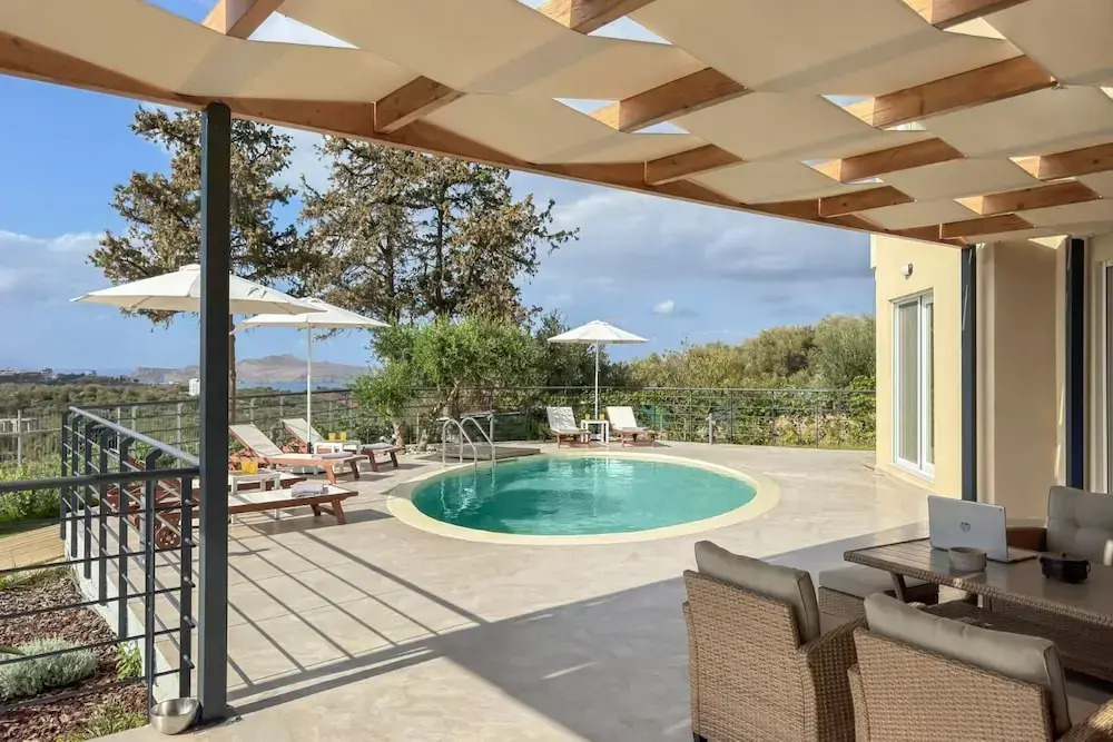 AeNaos Luxury Villa