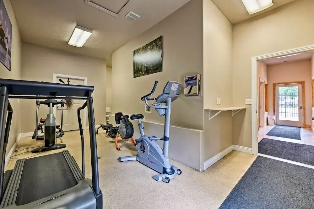 Renovated Condo 8 Miles to Snowbasin Ski Resort!