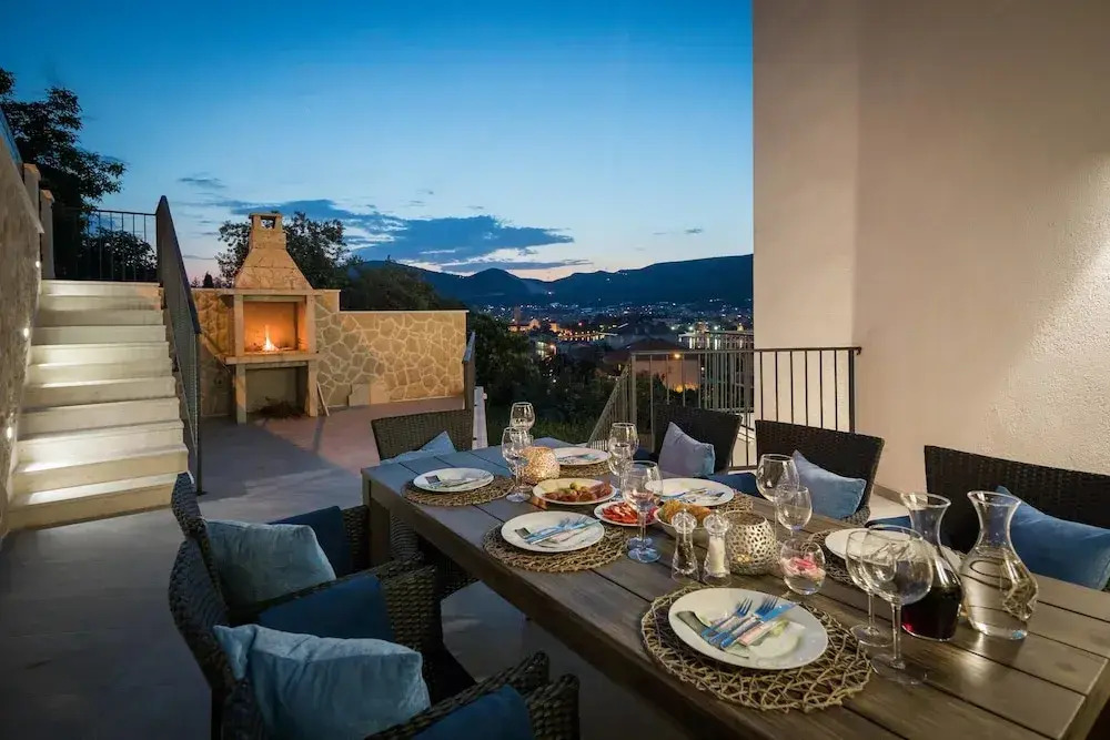 Villa Salt - 10 people, heated pool, Trogir, near beach & Split airport