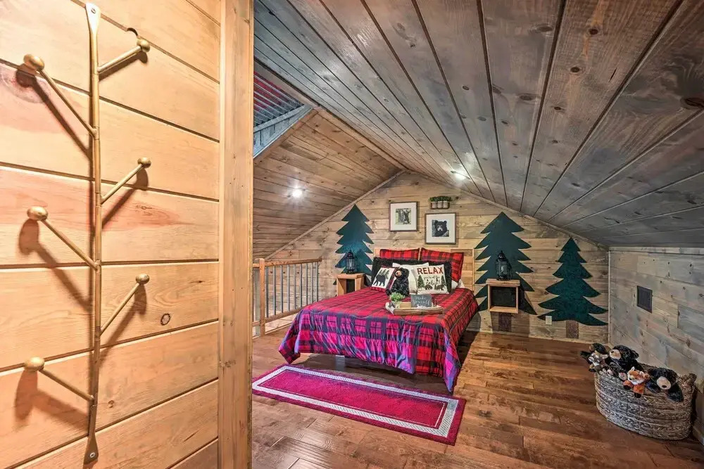 Luxe Broken Bow Cabin w/ Tesla Charging Station