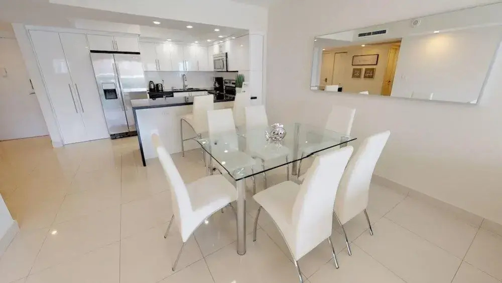 Premium 1 Bedroom +den Ocean View Or925