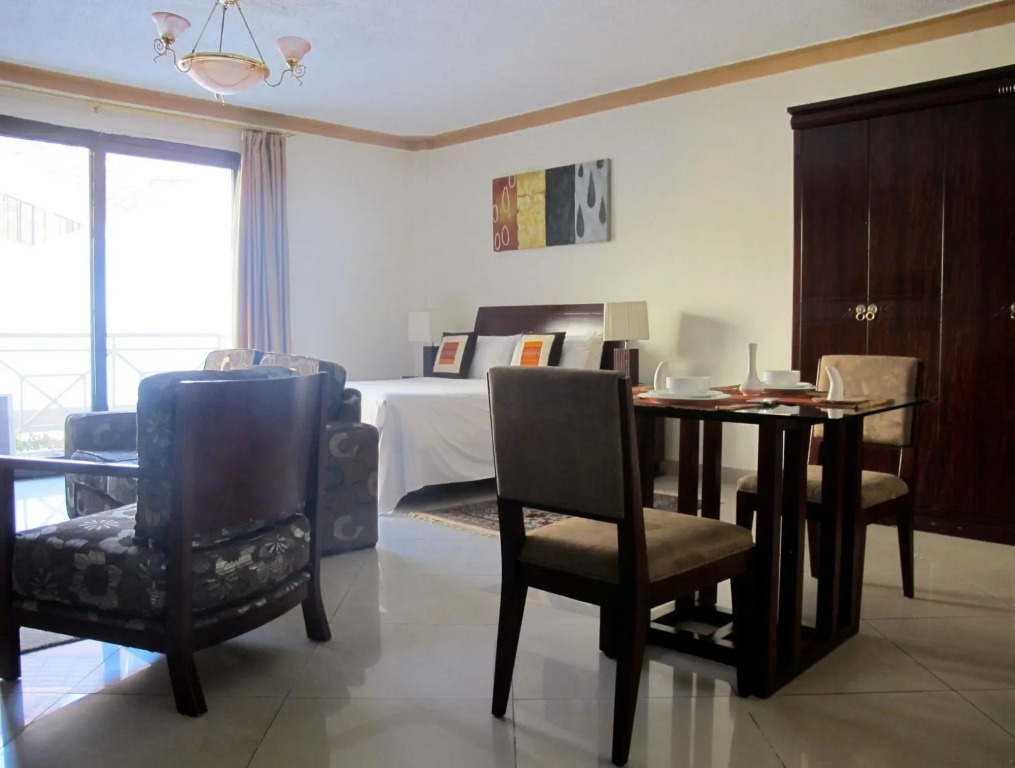 Mackinnon Suites