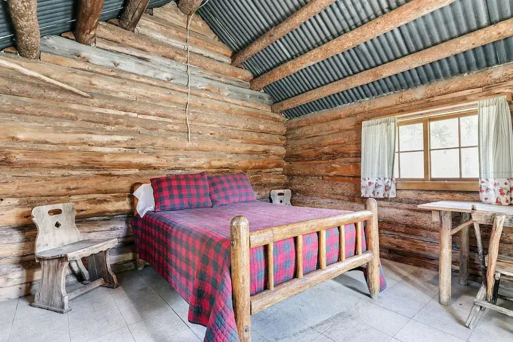 Sawtooth Lodge