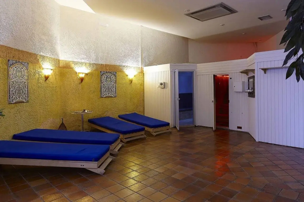 Отель Alexander Beach Hotel & Village Resort