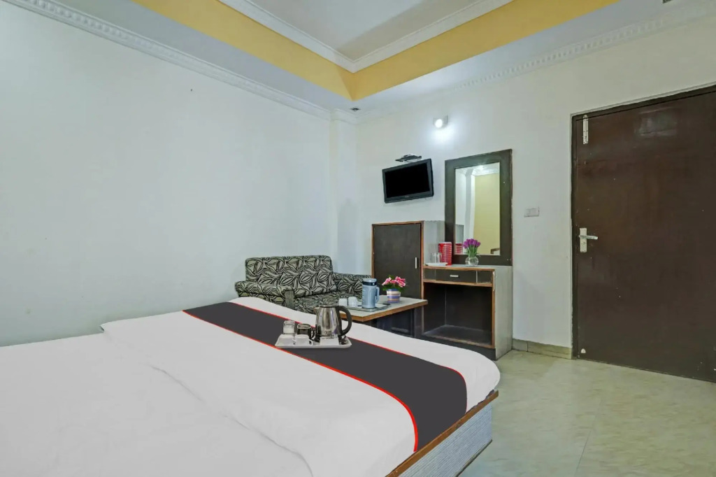spot on 89476 Hotel Shalimar Lodge