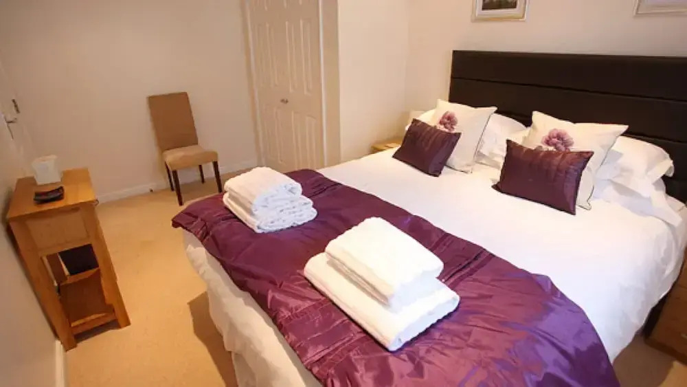 Driftwood in Poole With 3 Bedrooms and 3 Bathrooms