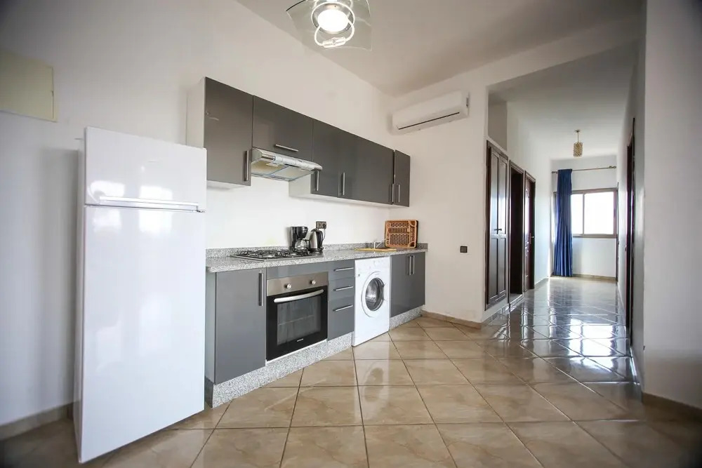 Appartement neuf, entouré de verdure + piscine
