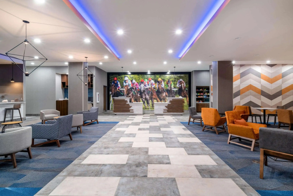La Quinta Inn & Suites by Wyndham Louisville NE - Old Henry Rd