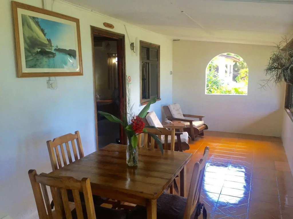 Amitie Chalets Praslin