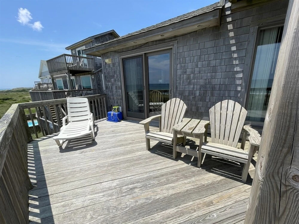 South Beach 4 Bedroom Cottage by RedAwning