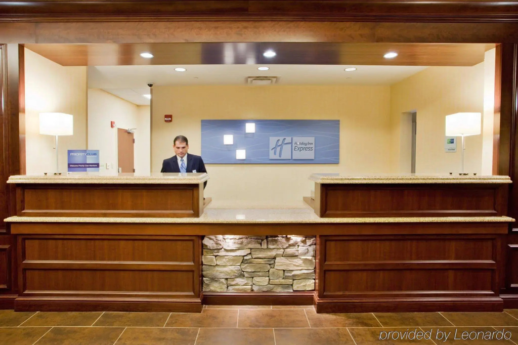 Holiday Inn Express & Suites Wilmington-Newark by IHG