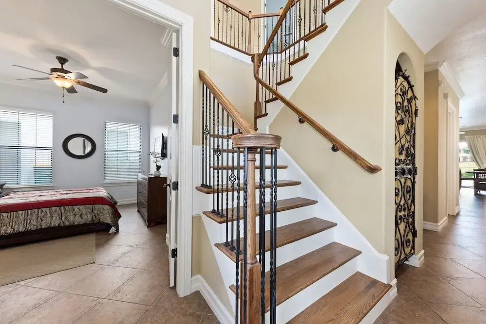 Panoramic Golf Course Views 5 Br home by RedAwning