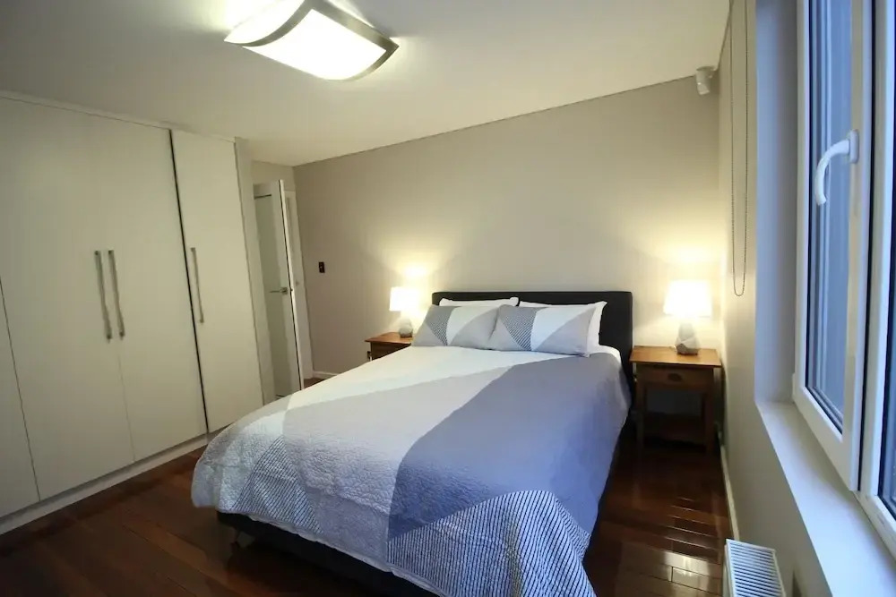 Sunny Sandy Bay Apartment