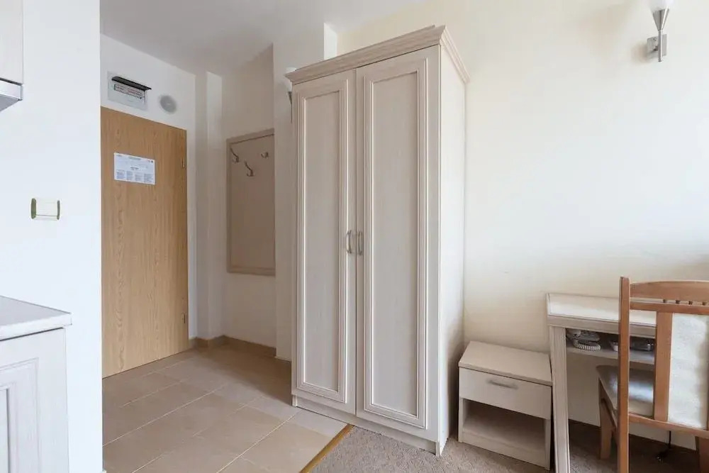 Studio with Balcony and Pool View