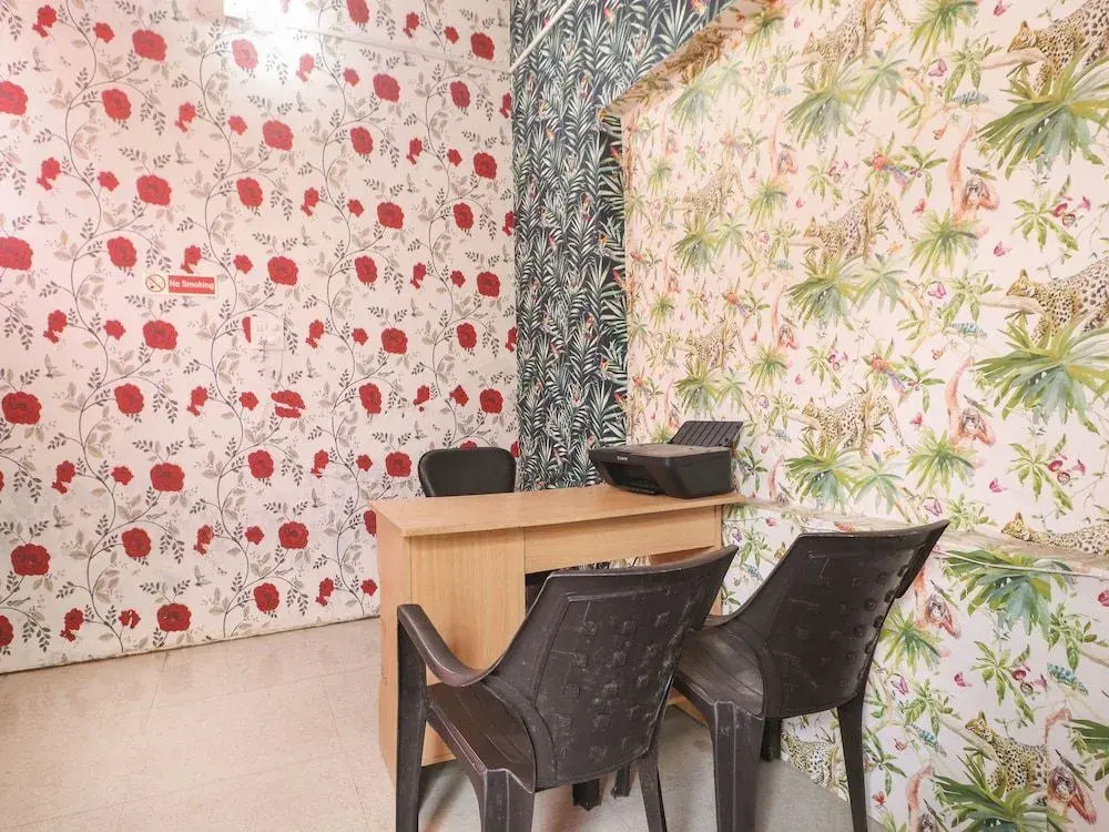Motel Vishesh by OYO Rooms