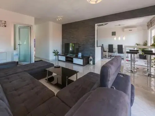 Apartments KETY