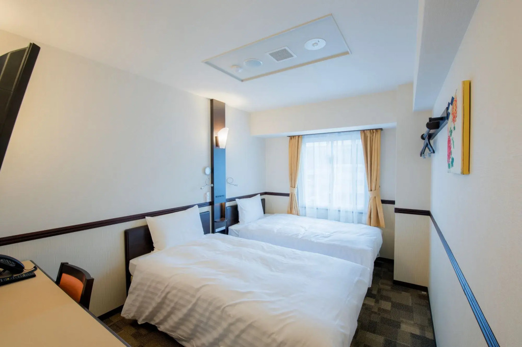 Toyoko Inn Shin-osaka Higashi-mikuni Ekimae