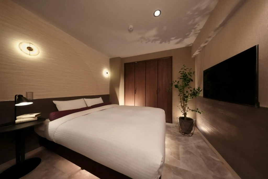 Dotombori Crystal Hotel 3