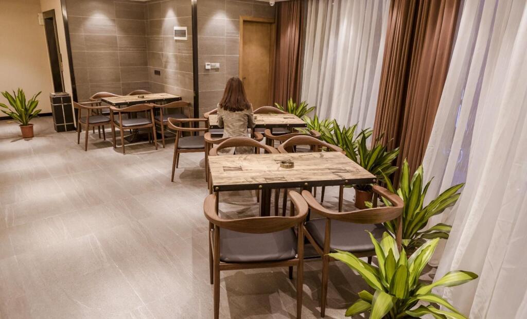 James Joyce Coffetel Dongxiaonan
