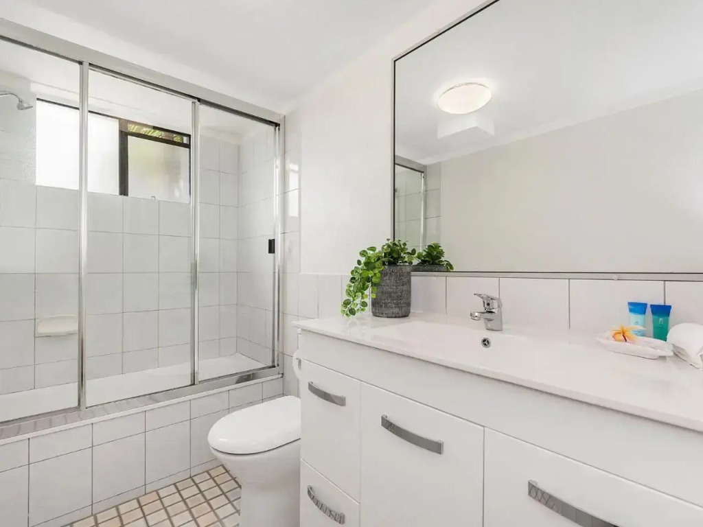 Belmondos Unit 4 Noosa Parade 81