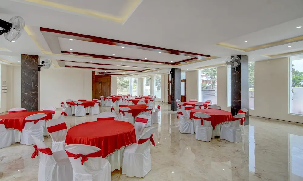 Treebo The Meridian, 10 Mins To Mahatma Gandhi Park