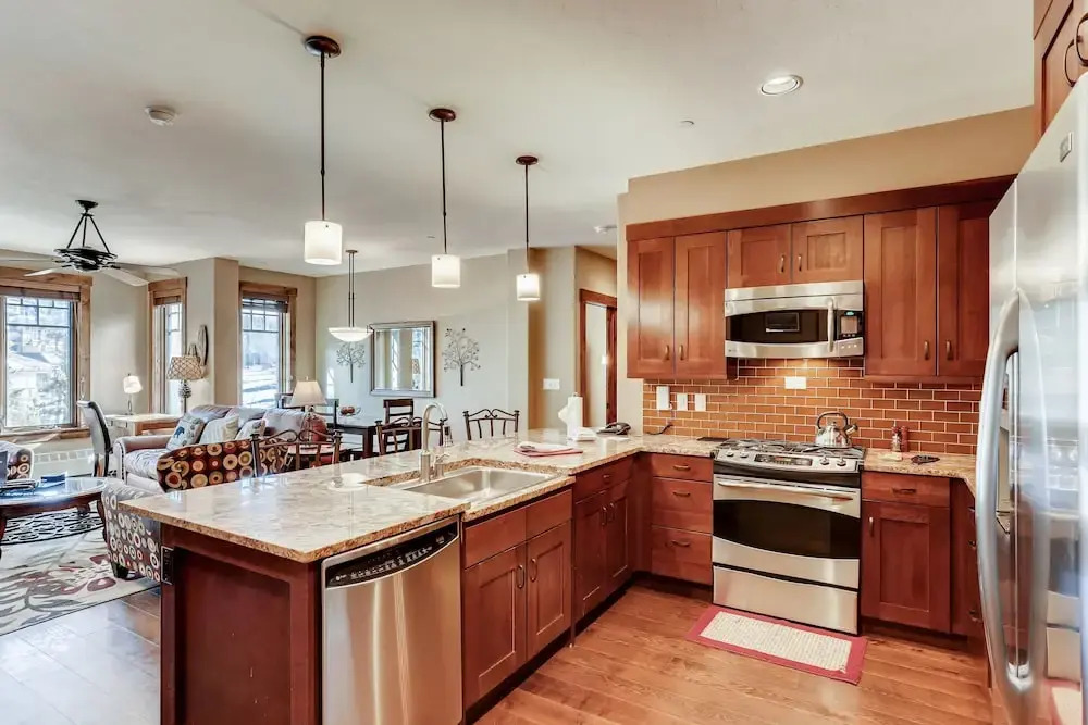 Luxury Water House Ski W/ Pool & Hot Tubs 3 Bedroom Condo