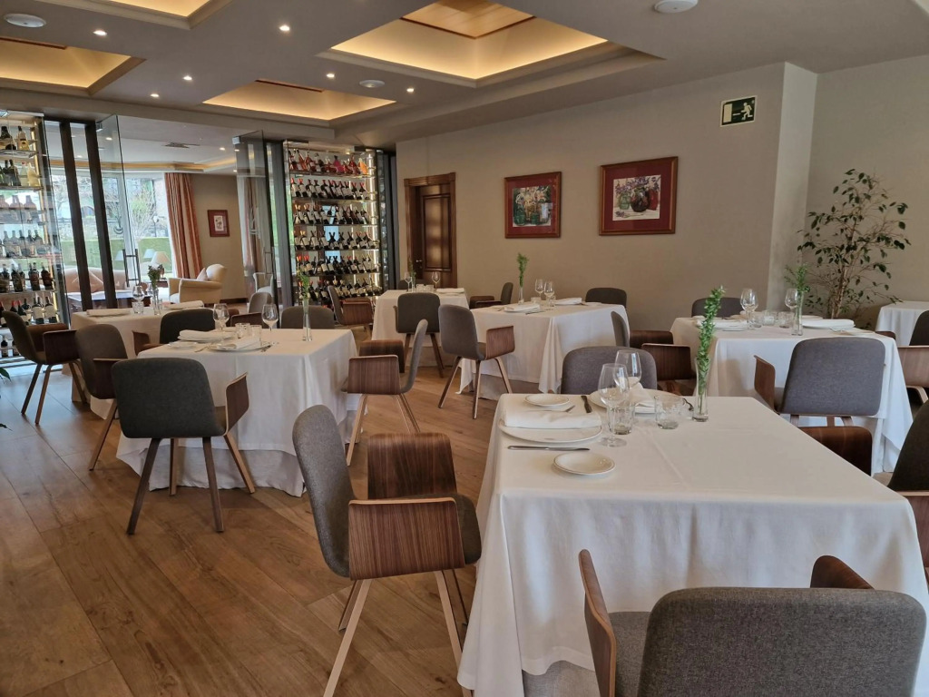 Отель Gran Hotel Balneario De Puente Viesgo