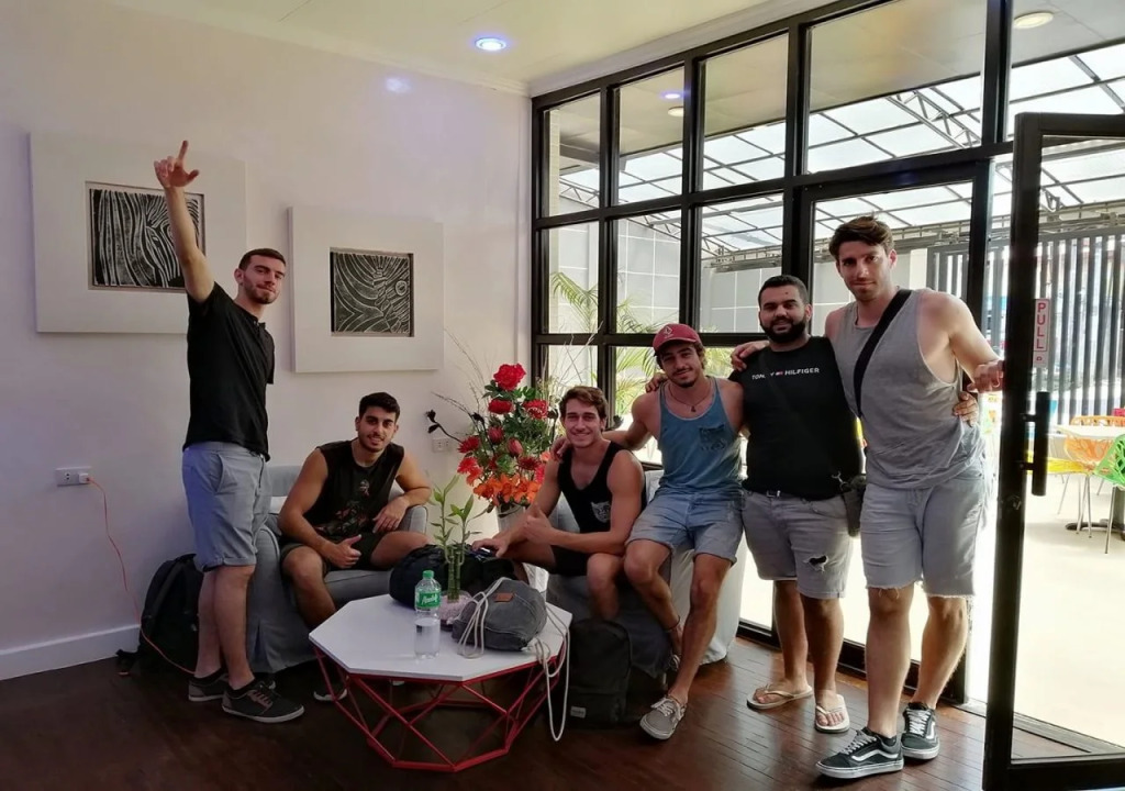 HalfWay House Hostel Mactan Cebu Airport