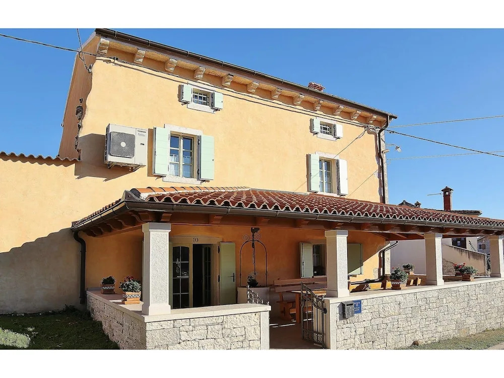 Charming Villa Only 10 Minutes Drive From the sea