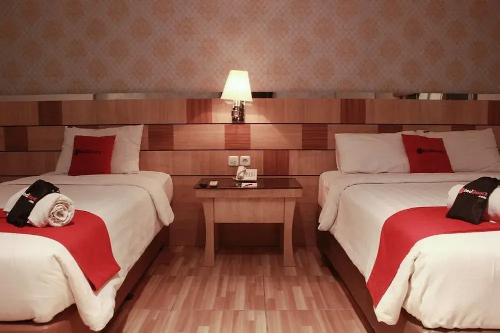 RedDoorz Premium near Bandung Station