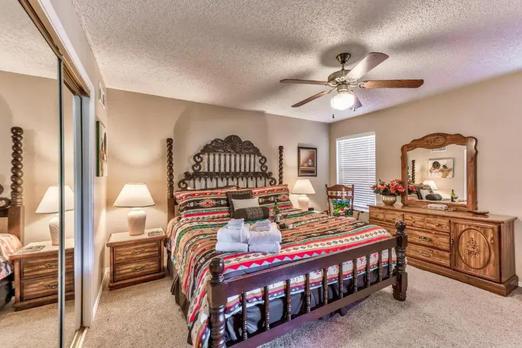 Pinon Park B11, 2 BR, Mountain Views, Deck, WiFi, Sleeps 4